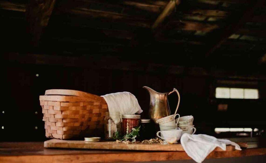 baskets as focal point in kitchen interior decor