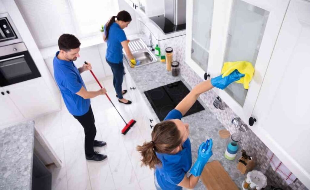 cleaning the kitchen is import or maintaining a good kichen decor