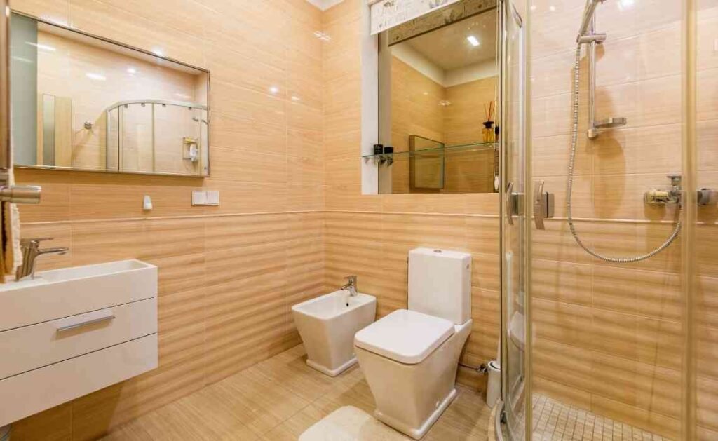 interior decor for bathroom with golden color theme