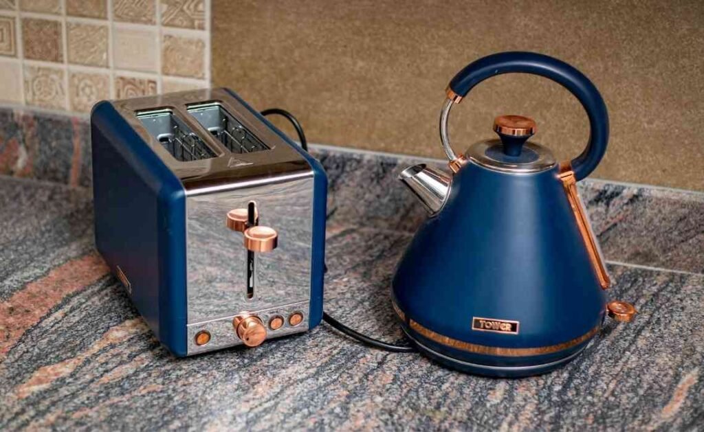 kitchen display items on the counter top to improve kitchen decor aesthetics