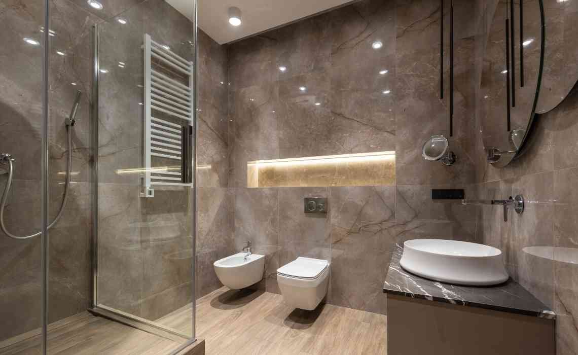 well designed bathroom interior with good lighting